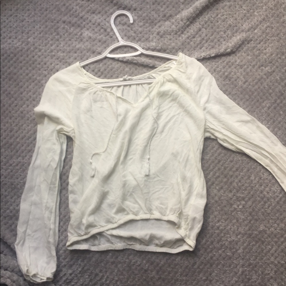 Medium Aeropostale cropped shirt